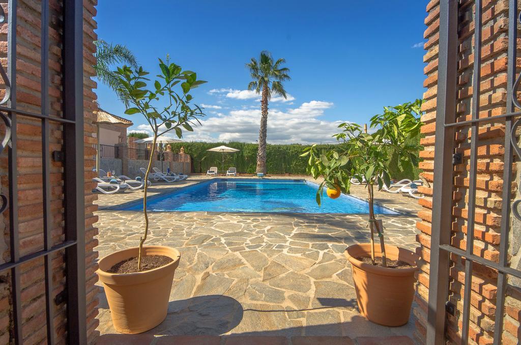 Villa Conmigo Bed & Breakfast Алаурін-де-ла-Торре Екстер'єр фото