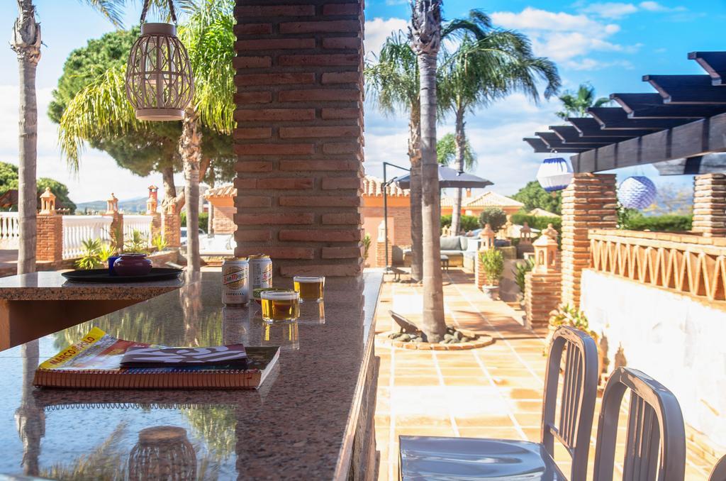 Villa Conmigo Bed & Breakfast Алаурін-де-ла-Торре Екстер'єр фото