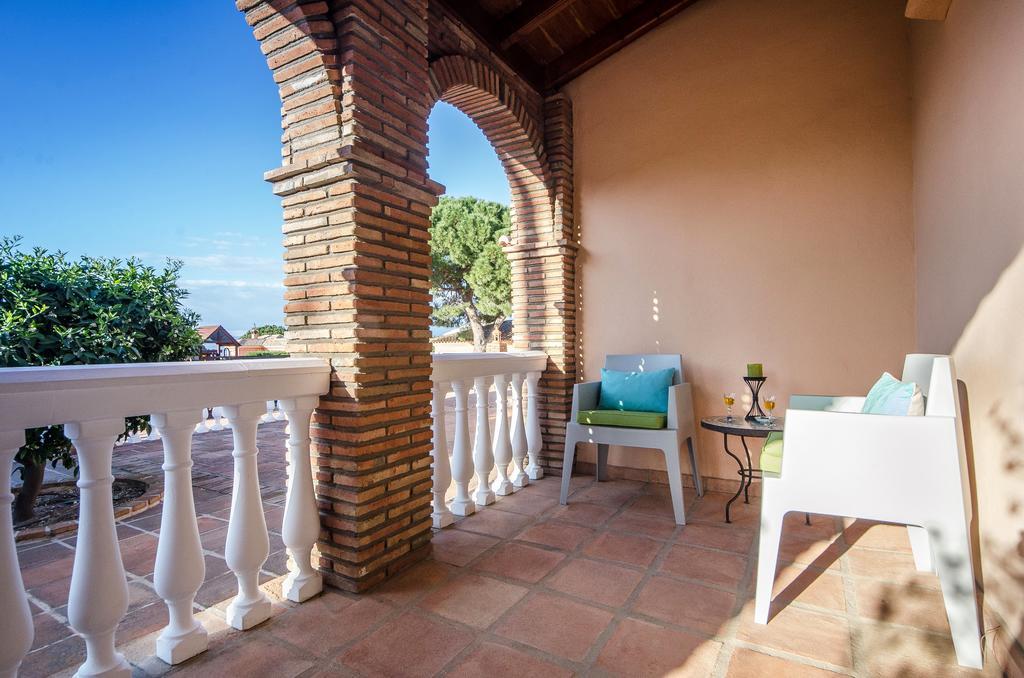 Villa Conmigo Bed & Breakfast Алаурін-де-ла-Торре Екстер'єр фото