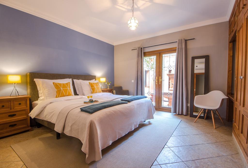 Villa Conmigo Bed & Breakfast Алаурін-де-ла-Торре Екстер'єр фото