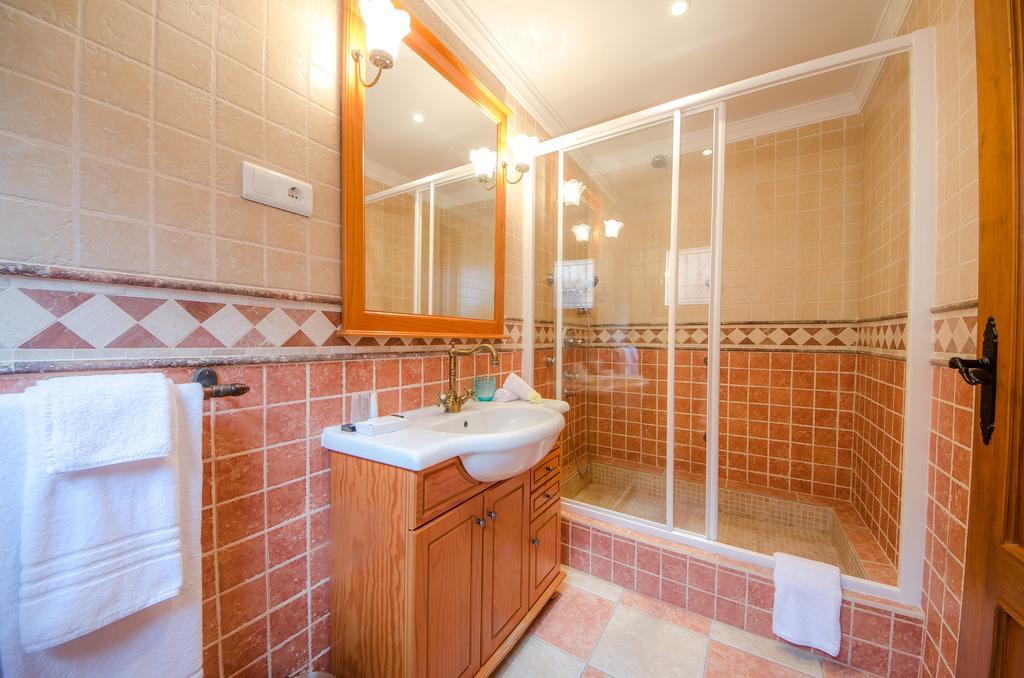 Villa Conmigo Bed & Breakfast Алаурін-де-ла-Торре Екстер'єр фото